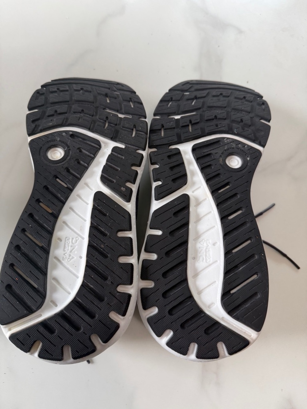 Brooks Ariel GTS Running Shoes - Black & White - Picture 8 of 11